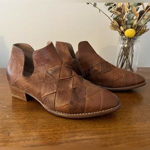 Seychelles Deep Sea Leather Ankle Bootie!